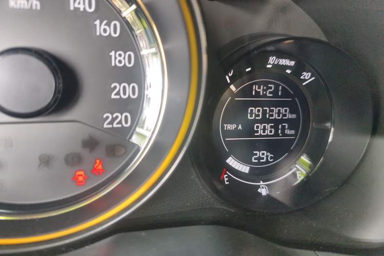Used Honda XR-V 2017 1.8L EXi CVT Comfort Version Odometer Close Up