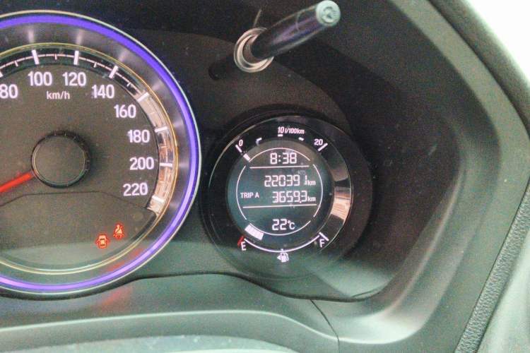 Used Honda XR-V 2017 1.5L LXi CVT Classic Edition Odometer Close Up