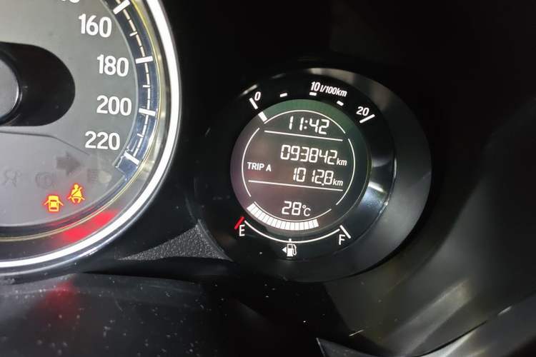 Used Honda XR-V 2017 1.5L LXi CVT Classic Edition Odometer Close Up