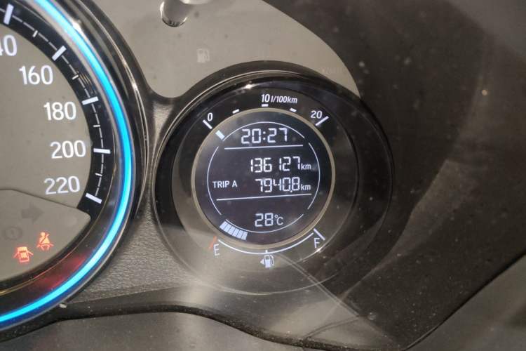 Used Honda XR-V 2017 1.5L LXi CVT Classic Edition Odometer Close Up