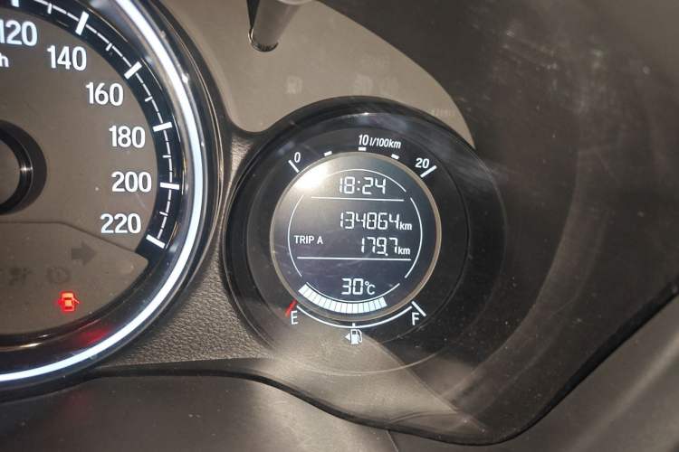 Used Honda XR-V 2017 1.5L LXi CVT Classic Edition Odometer Close Up