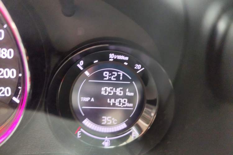 Used Honda XR-V 2017 1.8L EXi CVT Comfort Version Odometer Close Up