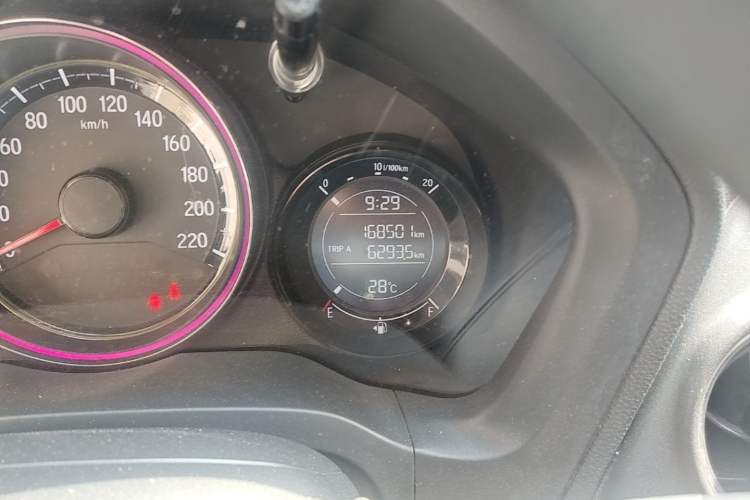 Used Honda XR-V 2017 1.8L EXi CVT Comfort Version Odometer Close Up