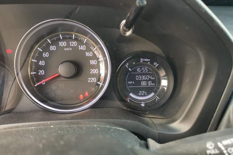 Used Honda XR-V 2017 1.5L LXi CVT Classic Edition Odometer Close Up