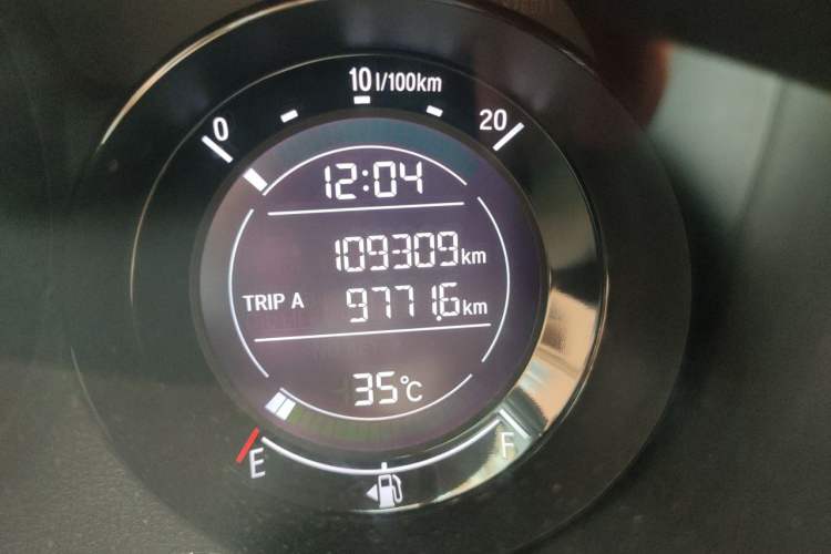 Used Honda XR-V 2017 1.8L EXi CVT Comfort Version Odometer Close Up