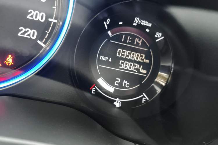 Used Honda XR-V 2017 1.8L EXi CVT Comfort Version Odometer Close Up