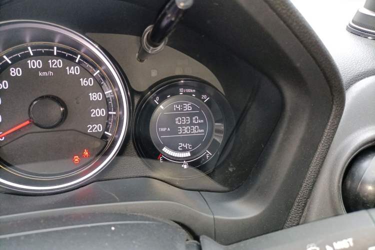 Used Honda XR-V 2017 1.8L EXi CVT Comfort Version Odometer Close Up