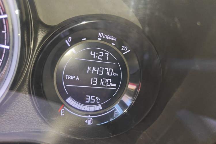 Used Honda XR-V 2017 1.5L LXi CVT Classic Edition Odometer Close Up
