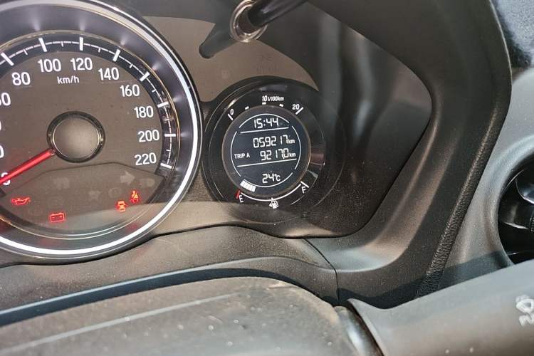 Used Honda XR-V 2017 1.5L LXi CVT Classic Edition Odometer Close Up
