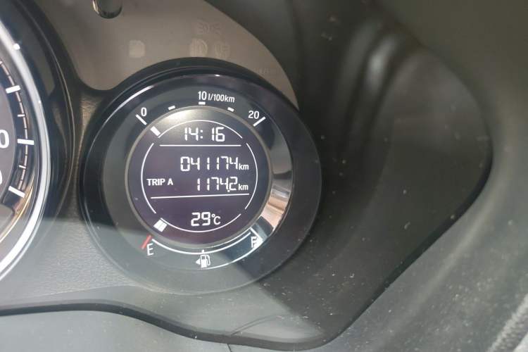 Used Honda XR-V 2017 1.5L LXi Manual Classic Edition Odometer Close Up
