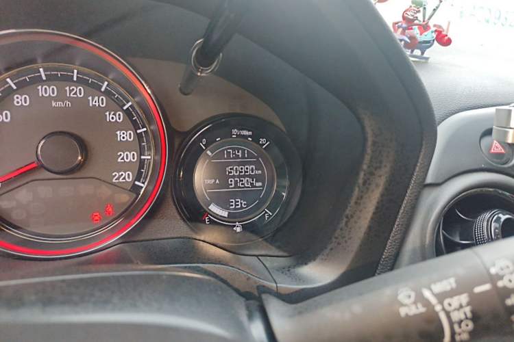 Used Honda XR-V 2017 1.8L EXi CVT Comfort Version Odometer Close Up
