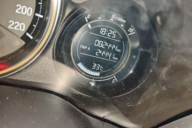 Used Honda XR-V 2017 1.8L EXi CVT Comfort Version Odometer Close Up