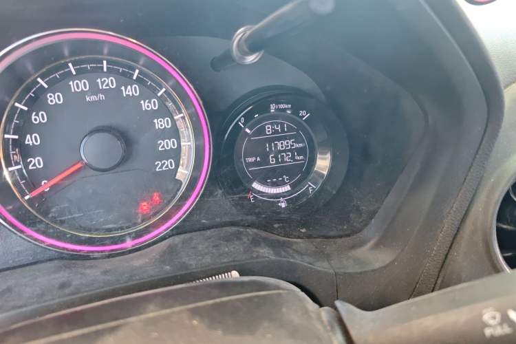 Used Honda XR-V 2017 1.5L LXi CVT Classic Edition Odometer Close Up