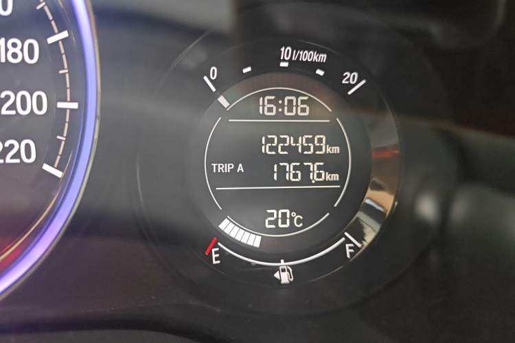 Used Honda XR-V 2017 1.8L EXi CVT Comfort Version Odometer Close Up