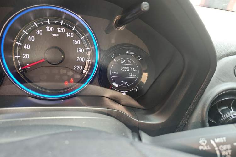 Used Honda XR-V 2017 1.8L EXi CVT Comfort Version Odometer Close Up