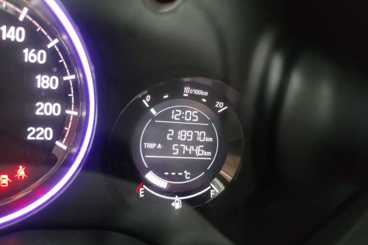 Used Honda XR-V 2017 1.5L LXi CVT Classic Edition Odometer Close Up