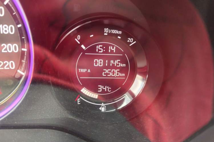 Used Honda XR-V 2017 1.8L EXi CVT Comfort Version Odometer Close Up