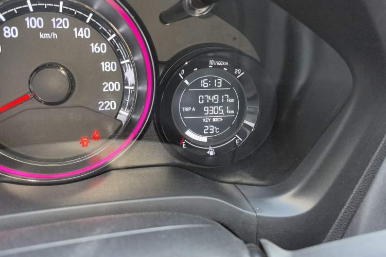 Used Honda XR-V 2017 1.8L EXi CVT Comfort Version Odometer Close Up
