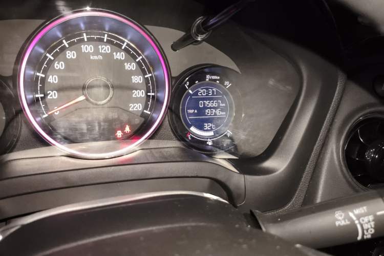 Used Honda XR-V 2017 1.8L EXi CVT Comfort Version Odometer Close Up
