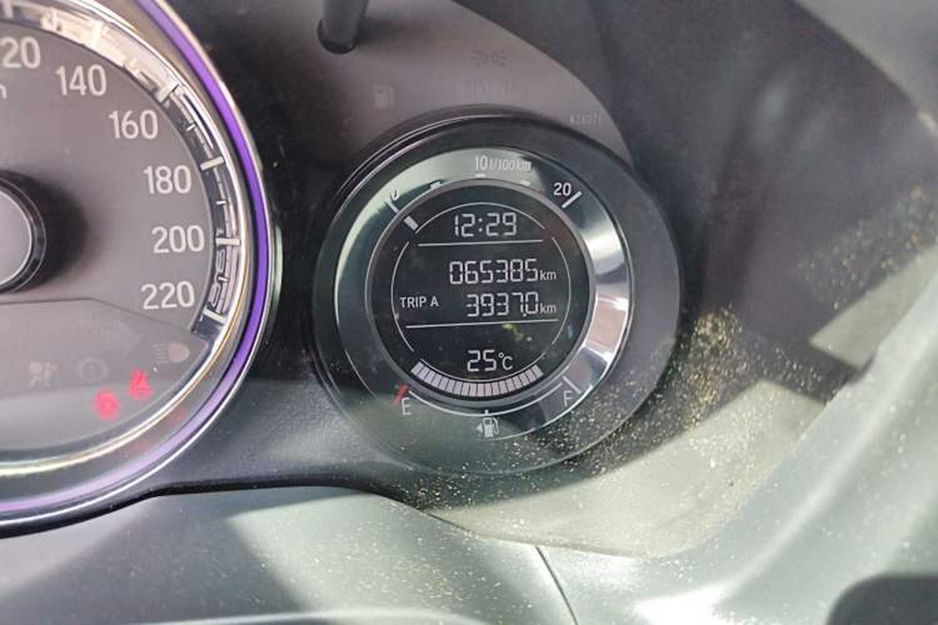Used Honda XR-V 2017 1.5L LXi Manual Classic Edition Odometer Close Up