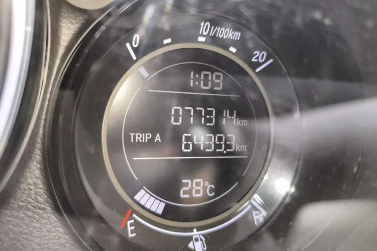 Used Honda XR-V 2017 1.5L LXi CVT Classic Edition Odometer Close Up