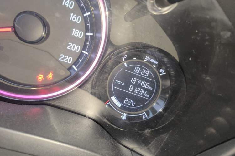 Used Honda XR-V 2017 1.5L LXi CVT Classic Edition Odometer Close Up