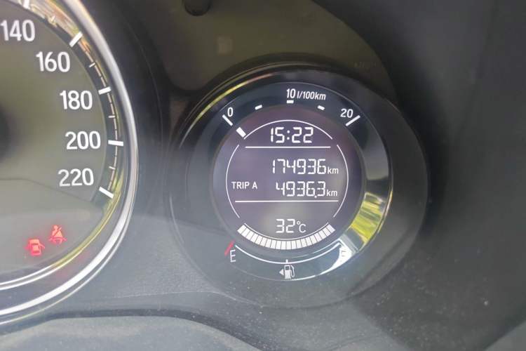 Used Honda XR-V 2017 1.5L LXi CVT Classic Edition Odometer Close Up