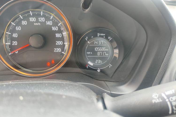 Used Honda XR-V 2017 1.5L LXi CVT Classic Edition Odometer Close Up