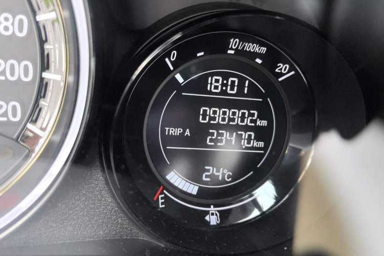 Used Honda XR-V 2017 1.5L LXi CVT Classic Edition Odometer Close Up