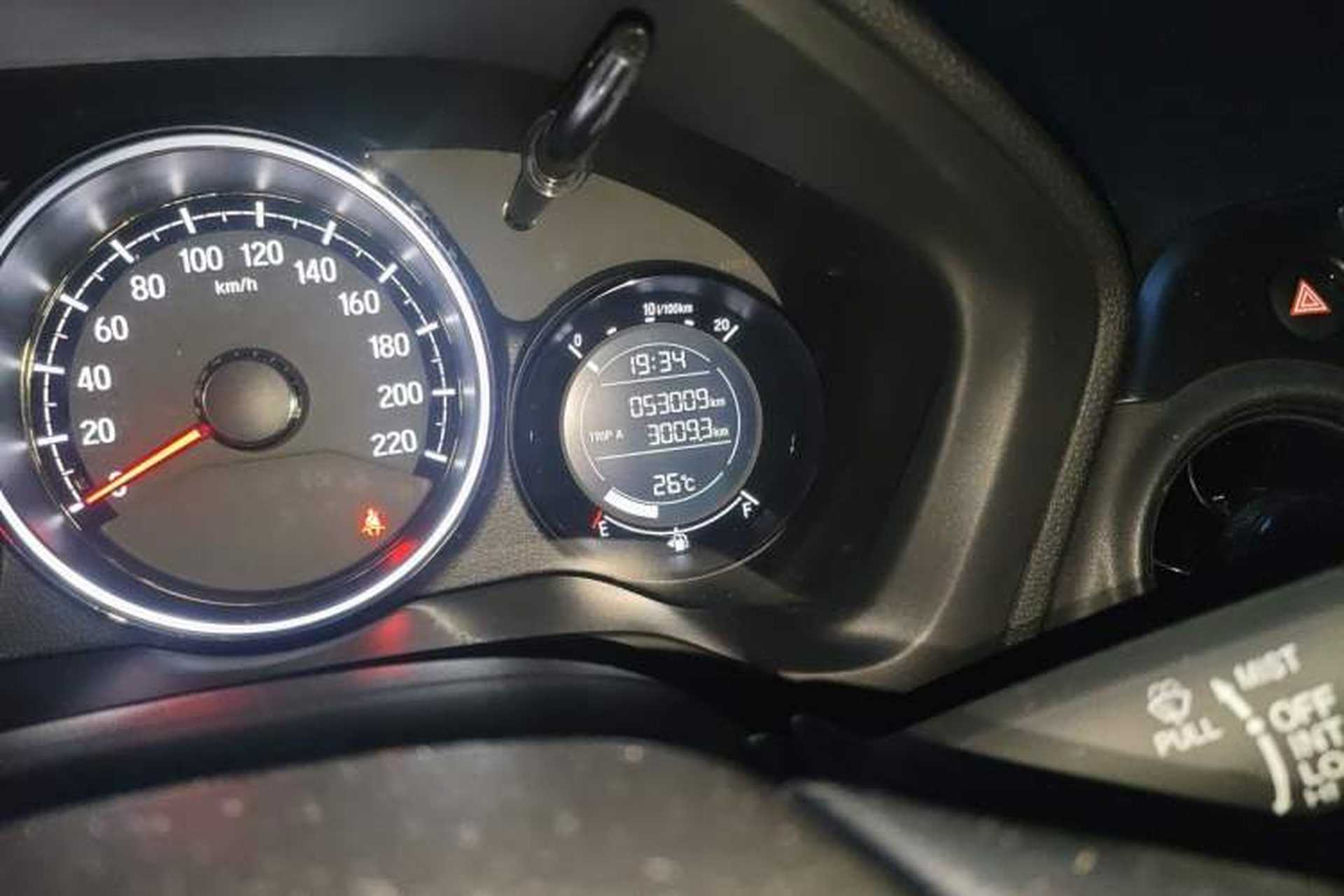 Used Honda XR-V 2017 1.8L EXi CVT Comfort Version Odometer Close Up