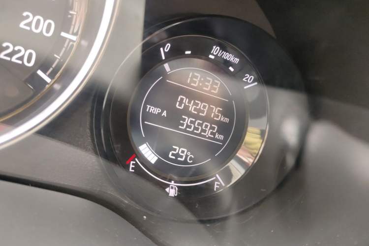 Used Honda XR-V 2017 1.8L EXi Manual Comfort Edition Odometer Close Up