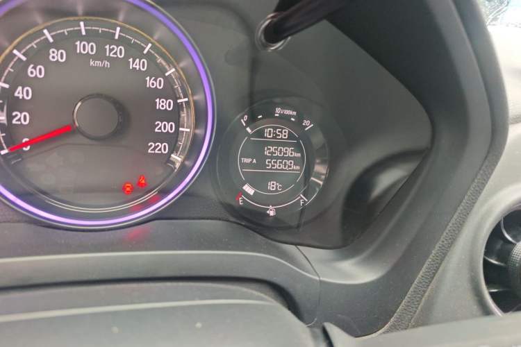 Used Honda XR-V 2017 1.5L LXi CVT Classic Edition Odometer Close Up