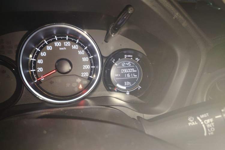 Used Honda XR-V 2017 1.5L LXi CVT Classic Edition Odometer Close Up
