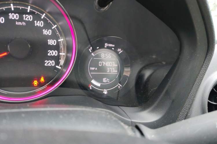Used Honda XR-V 2017 1.8L EXi CVT Comfort Version Odometer Close Up