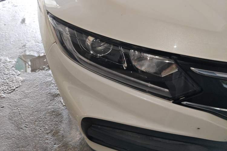 Used Honda XR-V 2017 1.8L EXi CVT Comfort Version Right Front Headlight