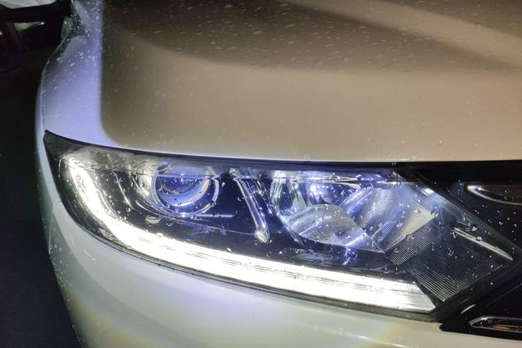 Used Honda XR-V 2017 1.5L LXi CVT Classic Edition Right Front Headlight