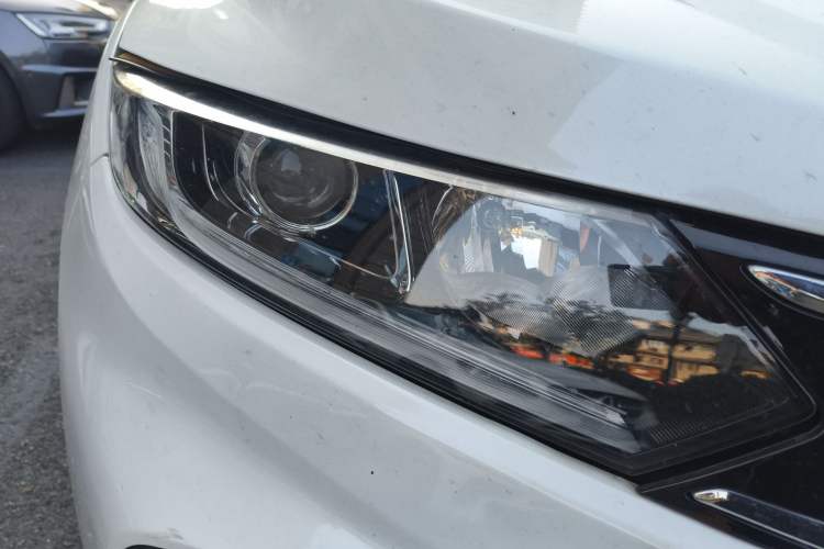 Used Honda XR-V 2017 1.8L EXi CVT Comfort Version Right Front Headlight