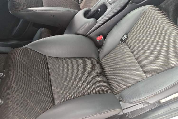 Used Honda XR-V 2017 1.8L EXi CVT Comfort Version Right Front Seat