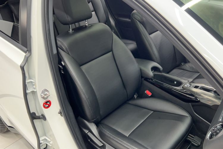 Used Honda XR-V 2017 1.8L EXi CVT Comfort Version Right Front Seat