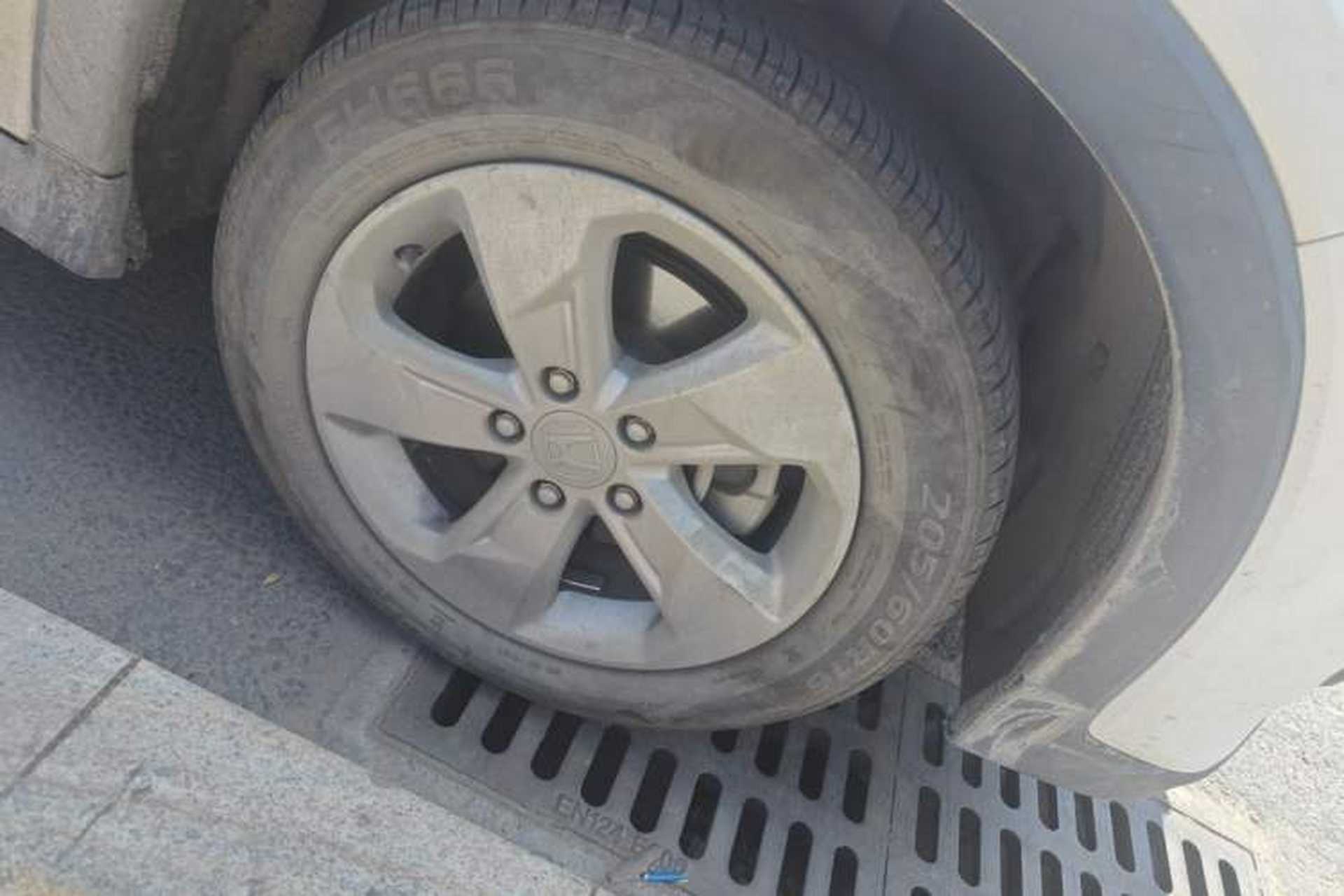 Used Honda XR-V 2017 1.5L LXi CVT Classic Edition Right Front Wheel Hub