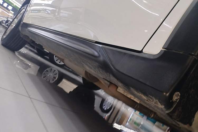 Used Honda XR-V 2017 1.5L LXi Manual Classic Edition Right Side Sill