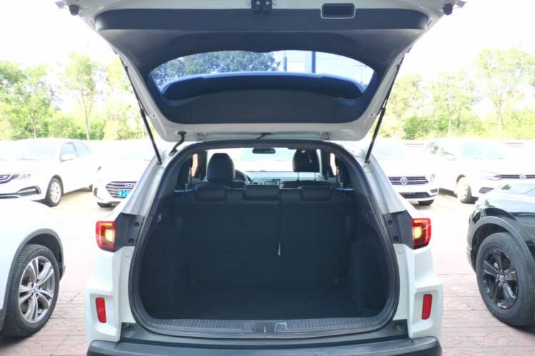 Used Honda XR-V 2017 1.5L LXi CVT Classic Edition Trunk