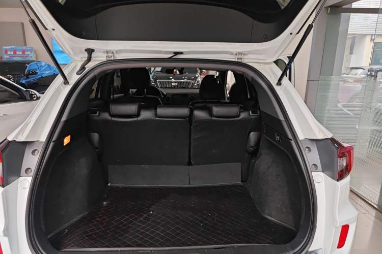 Used Honda XR-V 2017 1.5L LXi CVT Classic Edition Trunk