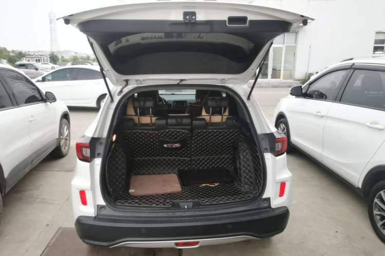 Used Honda XR-V 2017 1.5L LXi CVT Classic Edition Trunk