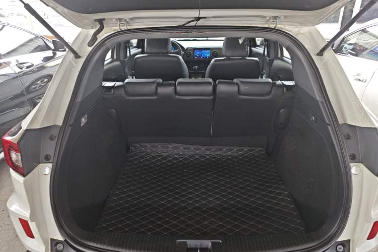 Used Honda XR-V 2017 1.5L LXi CVT Classic Edition Trunk