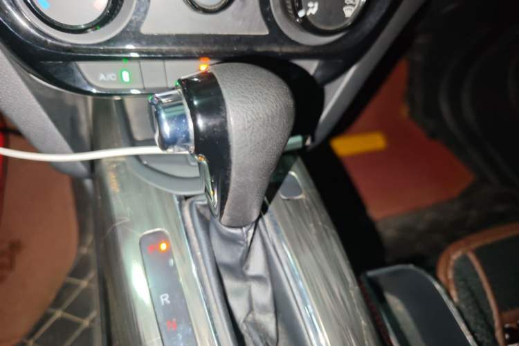 Used Honda XR-V 2017 1.8L EXi CVT Comfort Version Gear Lever