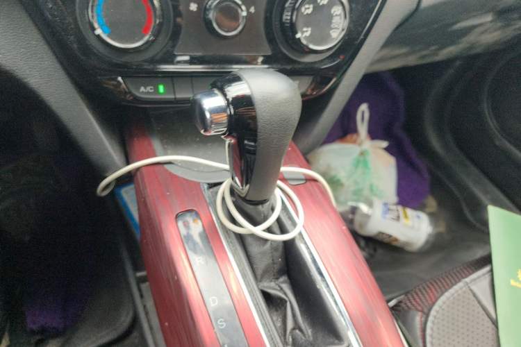Used Honda XR-V 2017 1.5L LXi CVT Classic Edition Gear Lever