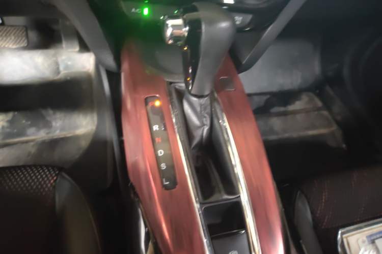 Used Honda XR-V 2017 1.5L LXi CVT Classic Edition Gear Lever