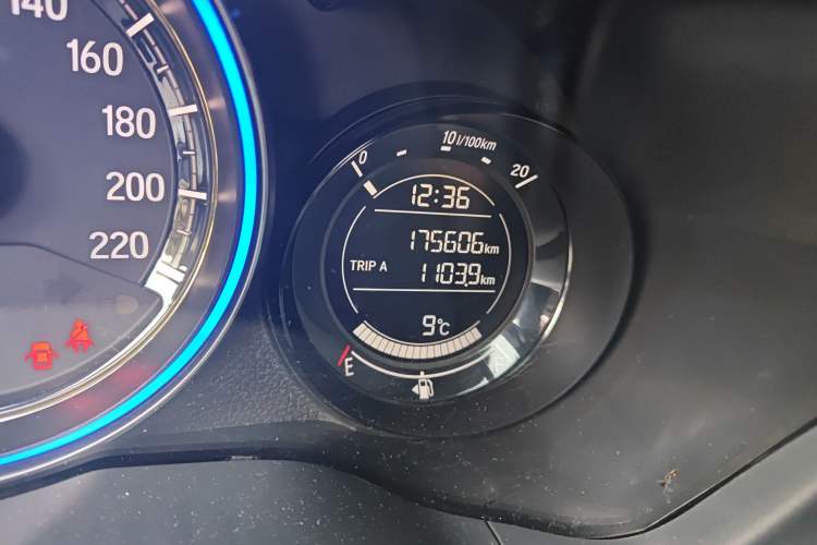 Used Honda XR-V 2017 1.5L LXi CVT Classic Edition Odometer Close Up