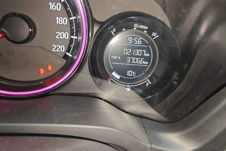 Used Honda XR-V 2017 1.8L EXi CVT Comfort Version Odometer Close Up